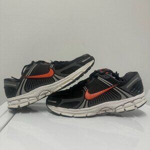 Nike zoom Vomero 5 Black Picante Red FB9149-001 Used Shoes Sneakers Size 8